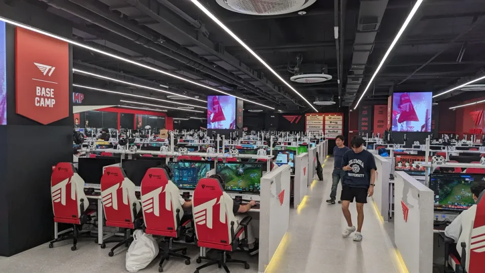 개인 게이밍룸 - 집에서 즐기는 게임 환경