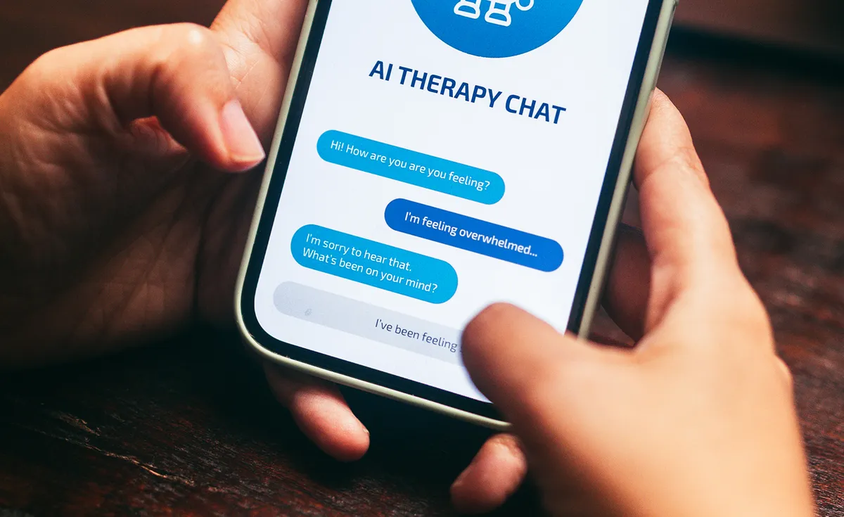 AI 챗봇 정신건강 위험성 경고, 스마트폰 사용자